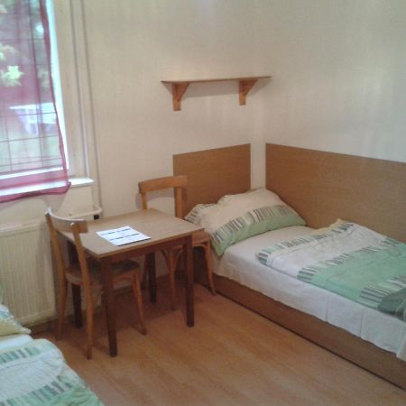 Pension Szallo Es Kemping Kecskemét Exterior foto